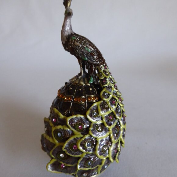 ENAMELED BEJEWELED PEACOCK ON EGG TRINKET BOX (NEW WITHOUT BOX) - Picture 8 of 12